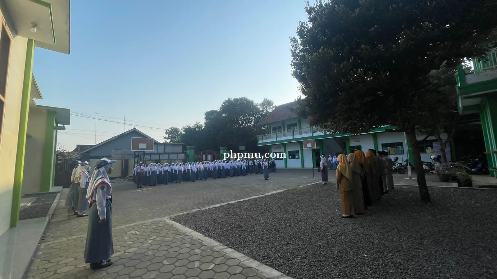 KEGIATAN UPACARA BENDERA HARI SENIN